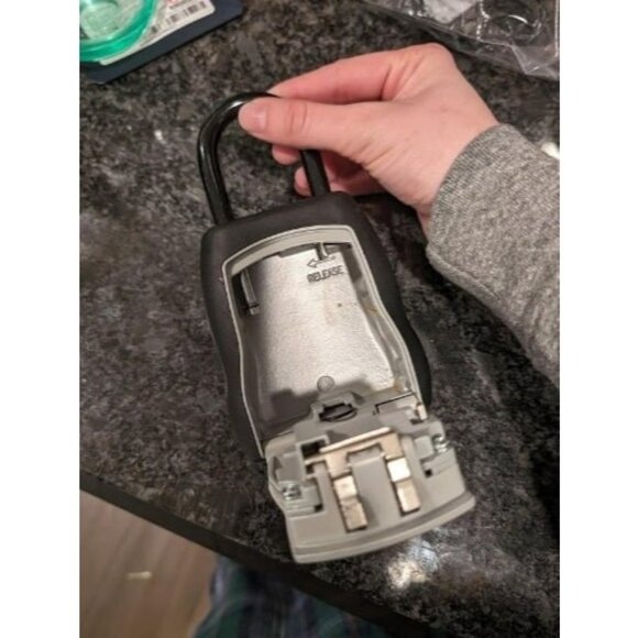 Key Lock Box, Outdoor Lock Box for House Keys, Key Safe with Combination Lock - Picture 2 of 2